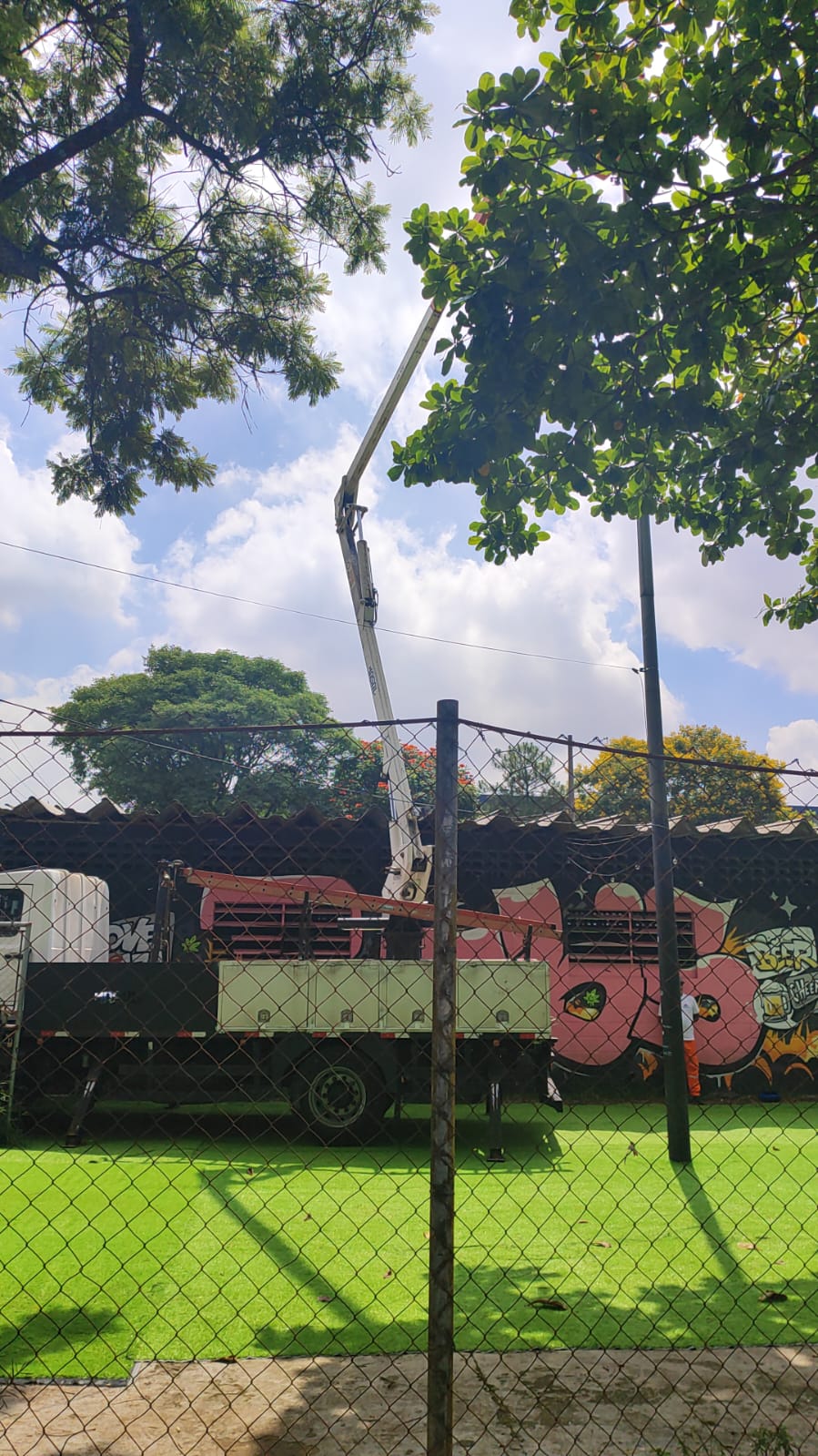 Revitalização da pista Cecap Skate Plaza - Prefeitura de Guarulhos adicionando luminação adequada.